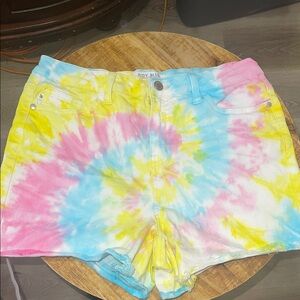 Judy Blue Women's Colorful Tie-Dye Shorts size L